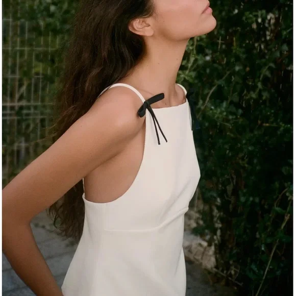 Zara White Camisole with Black Bow Accents - Picture 3 of 12